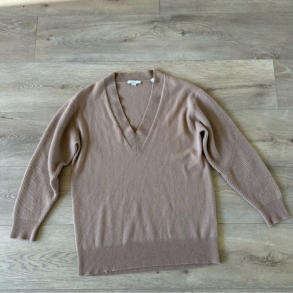 Vince Sweaters - Vince Wool Cashmere V Neck Sweater Camel Brown Sz M